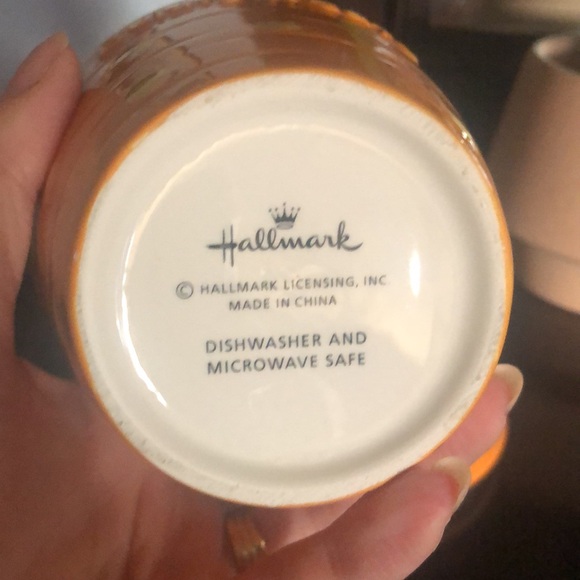 Hallmark ‘Bunny Treats’ small ceramic jar with lid. - Picture 4 of 4